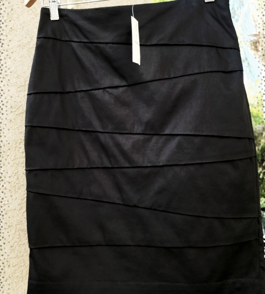 White House Black Market Dresses & Skirts - White House Black Market Pencil Skirt NWT